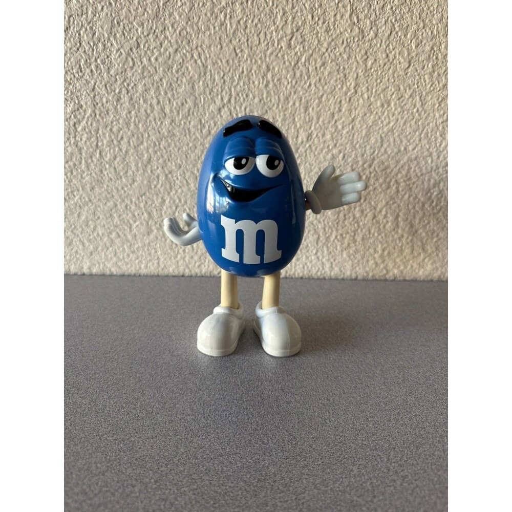 Vintage M&M’s Blue Character Interactive Candy Dispenser Grabber Action Figure